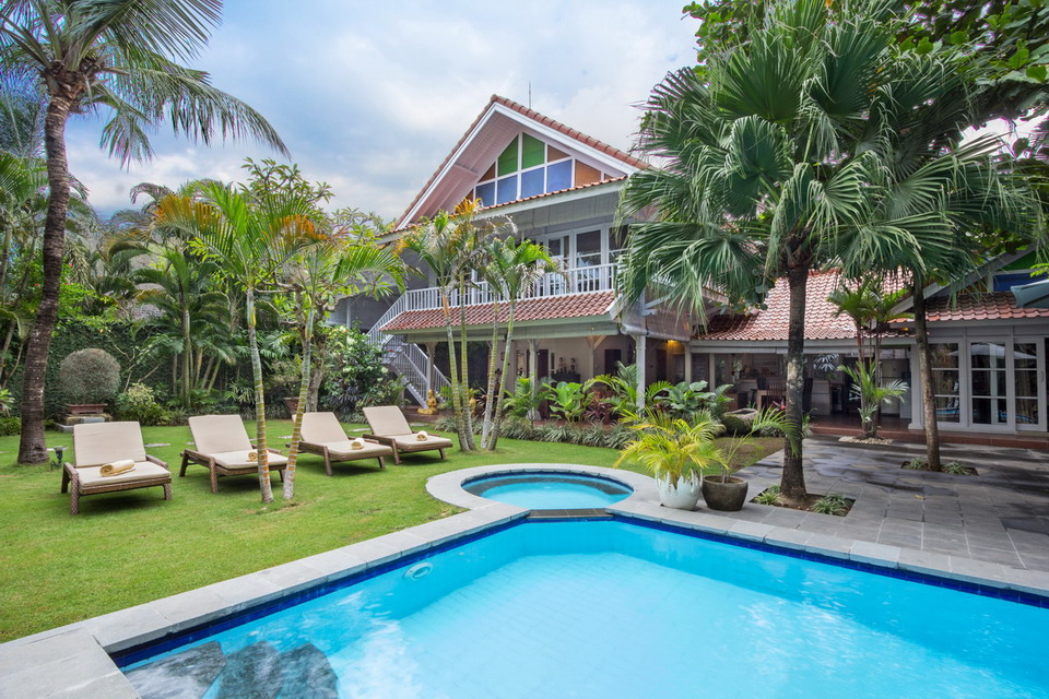 Bali Tropical Villa priced to sell