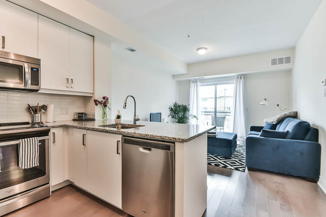 3170 Erin Mills- Kitchen and Living